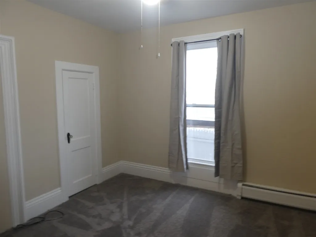 31-33 Walnut Street Manchester NH 03104