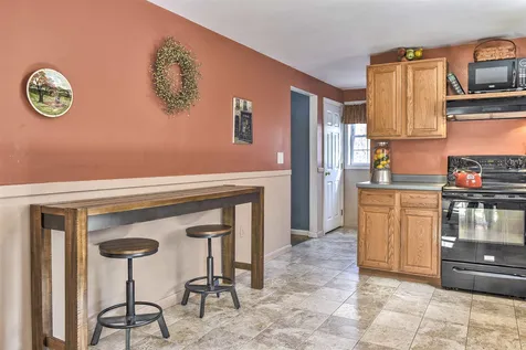 16 Meetinghouse Road Keene NH 03431-2065