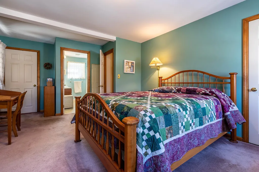 192 Cross Street Hartford VT 05059