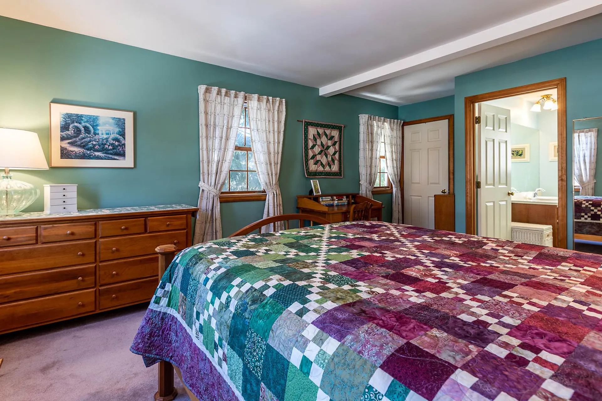 192 Cross Street Hartford VT 05059