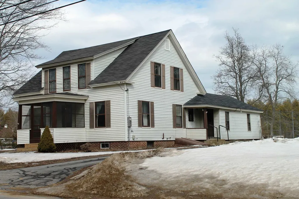67 S Village Road Loudon NH 03307