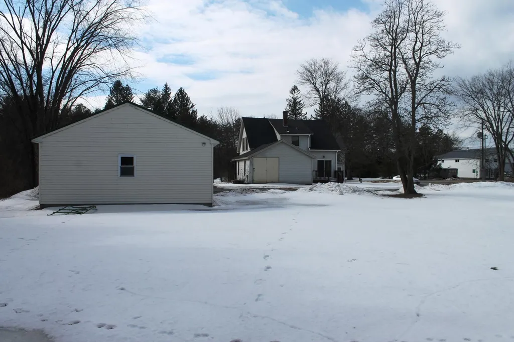 67 S Village Road Loudon NH 03307