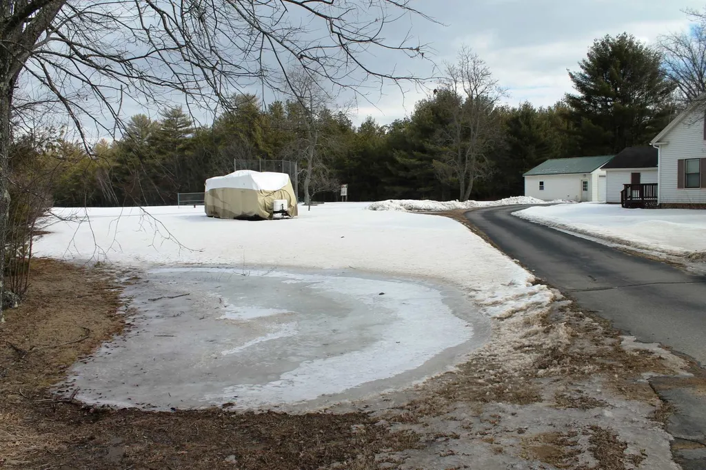 67 S Village Road Loudon NH 03307