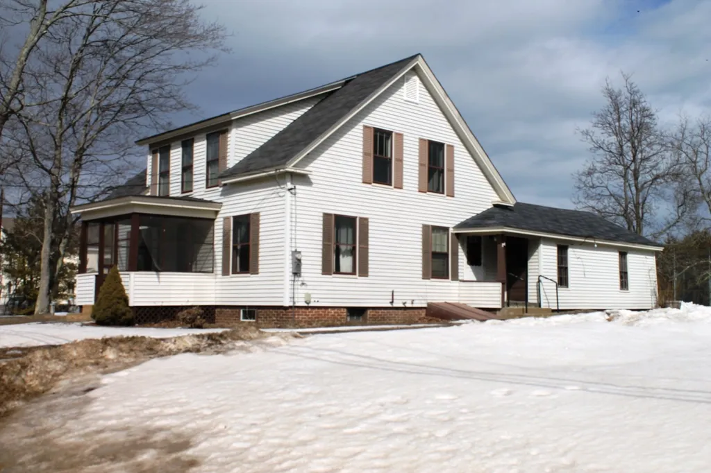 67 S Village Road Loudon NH 03307