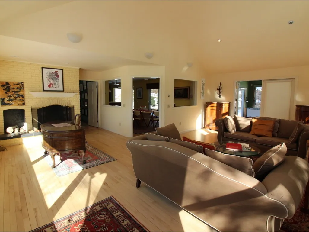 84 Deforest Heights Burlington VT 05401