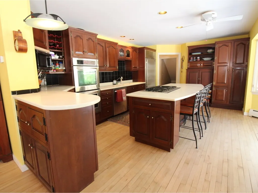 84 Deforest Heights Burlington VT 05401
