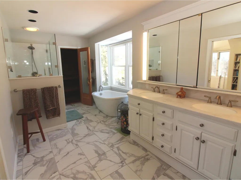 84 Deforest Heights Burlington VT 05401
