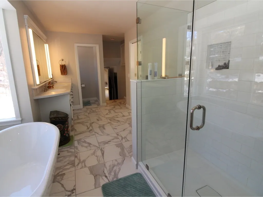84 Deforest Heights Burlington VT 05401