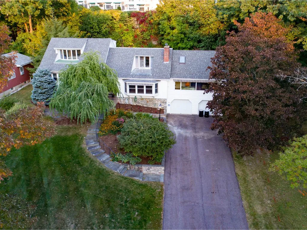 84 Deforest Heights Burlington VT 05401