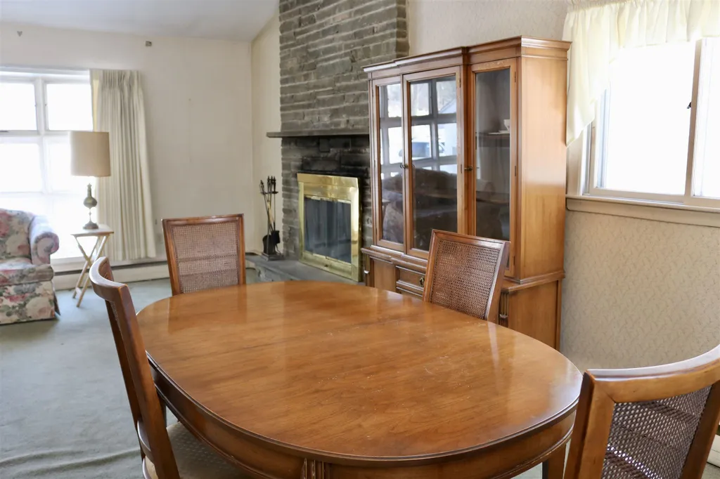 23 Sylvan Road North Hampton NH 03862