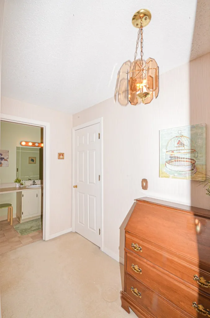 8 Northbrook Drive Manchester NH 03102