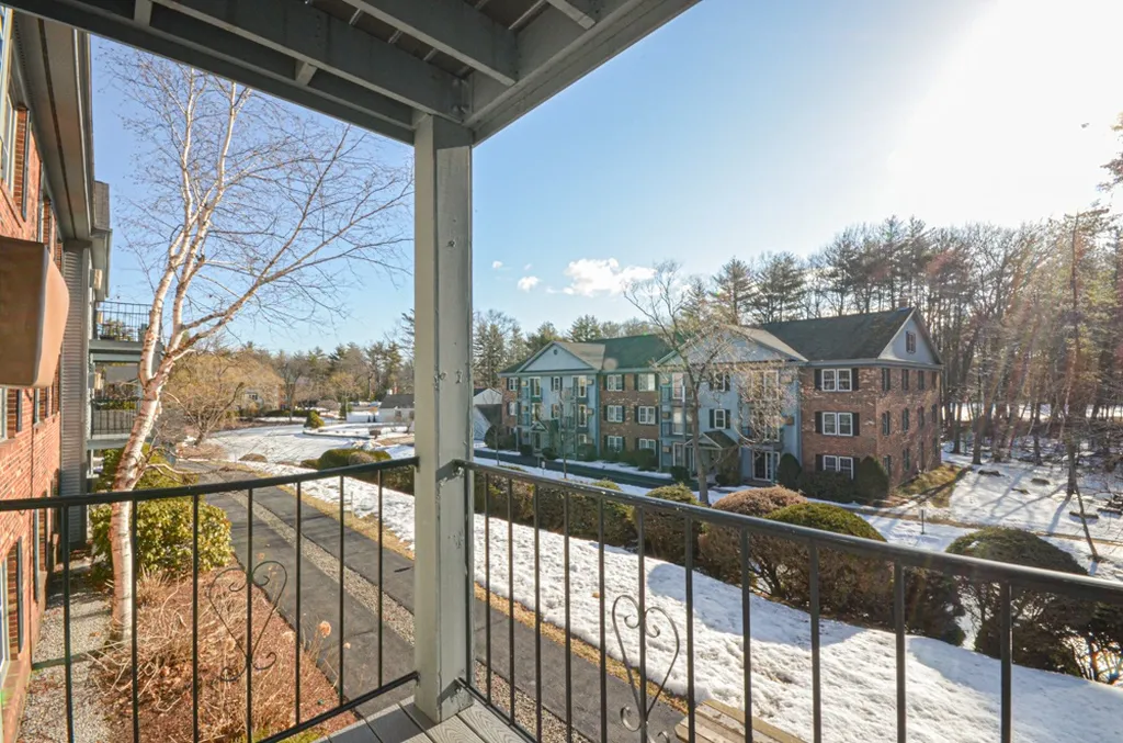 8 Northbrook Drive Manchester NH 03102
