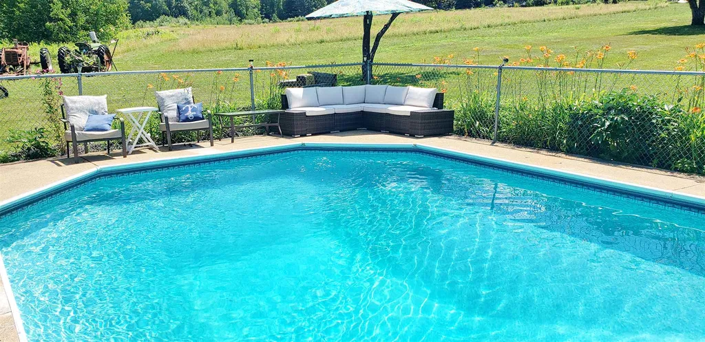 60 Old Lake Shore Road Gilford NH 03249
