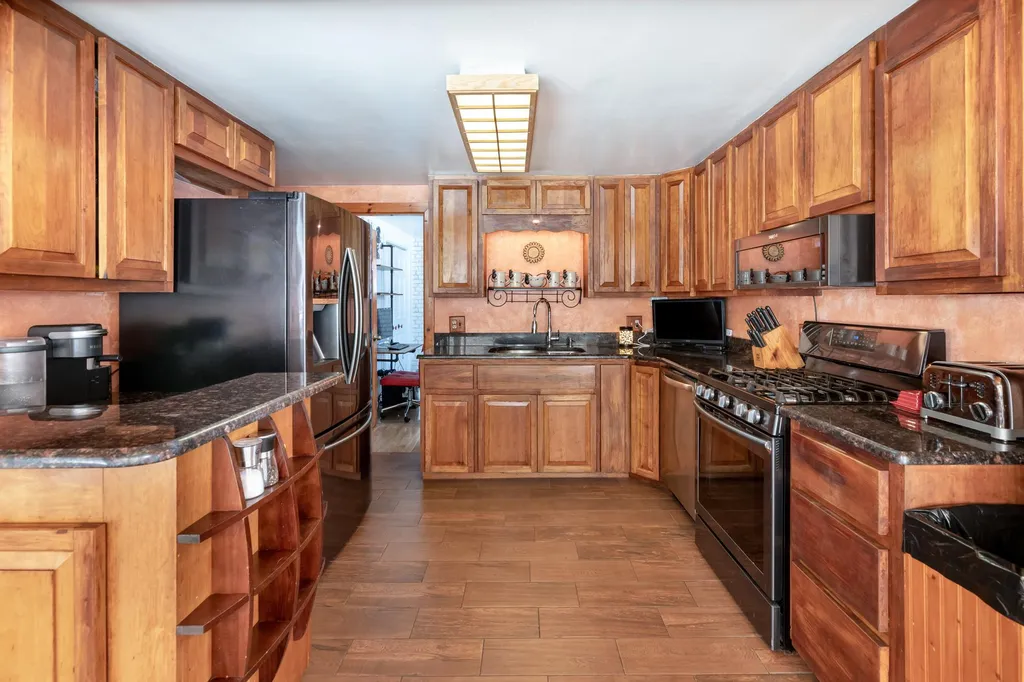 60 Old Lake Shore Road Gilford NH 03249