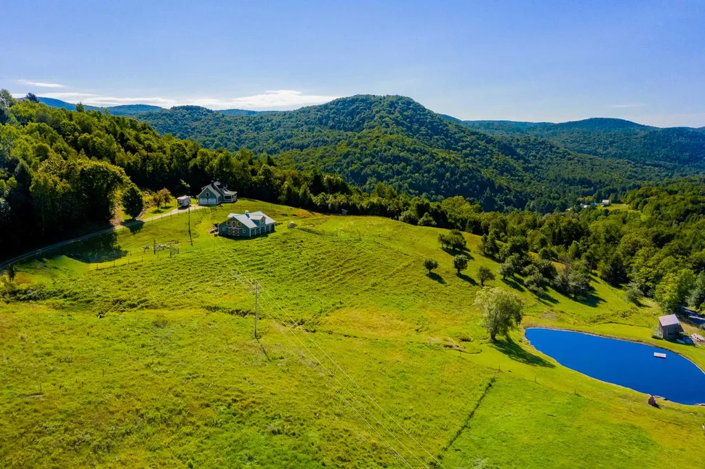 66 Hanson Road Tunbridge VT 05077