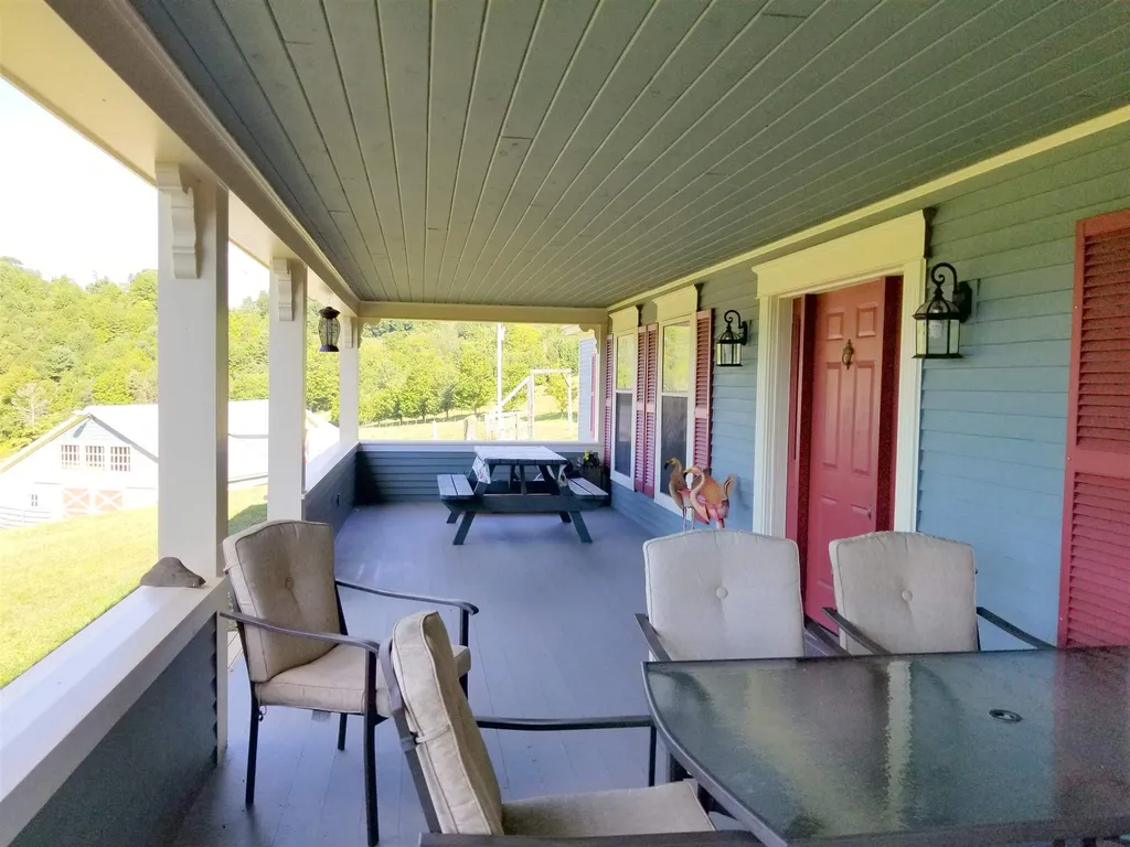 66 Hanson Road Tunbridge VT 05077