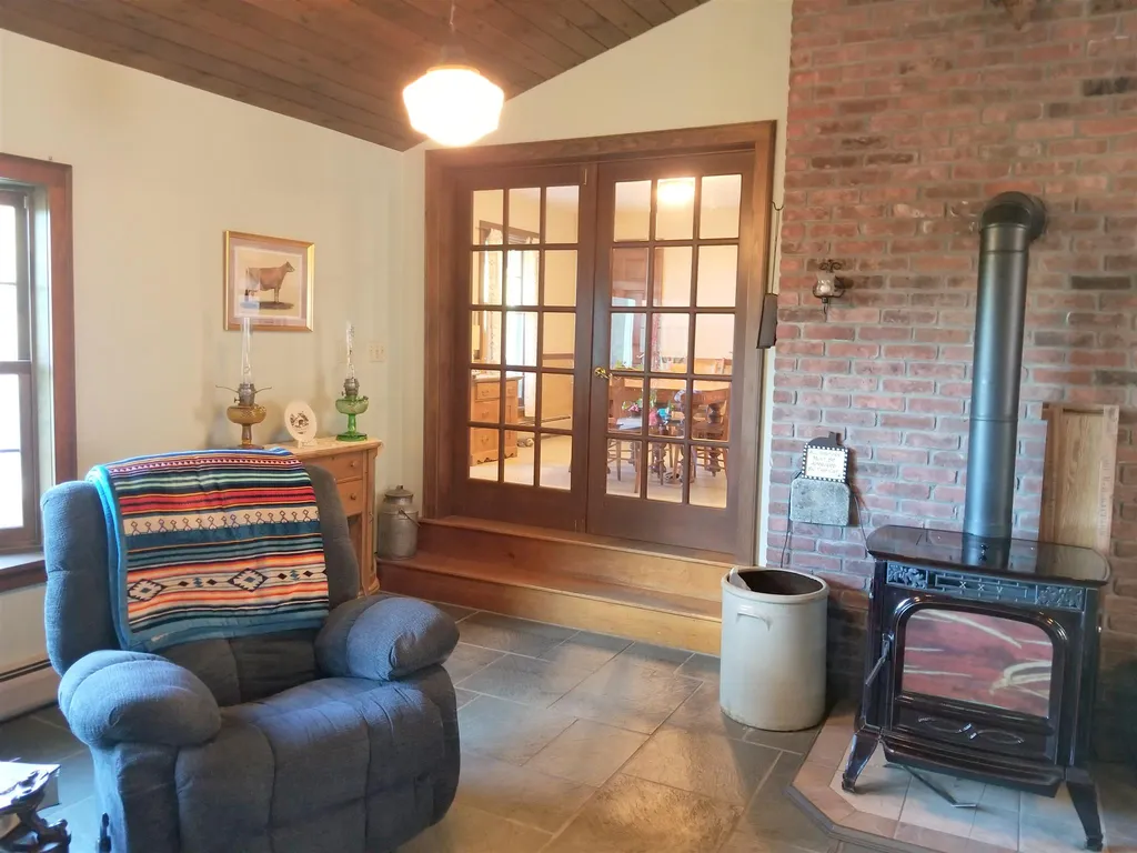 66 Hanson Road Tunbridge VT 05077