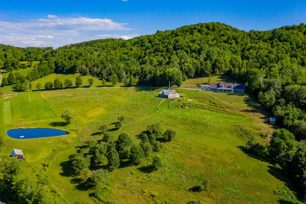 66 Hanson Road Tunbridge VT 05077