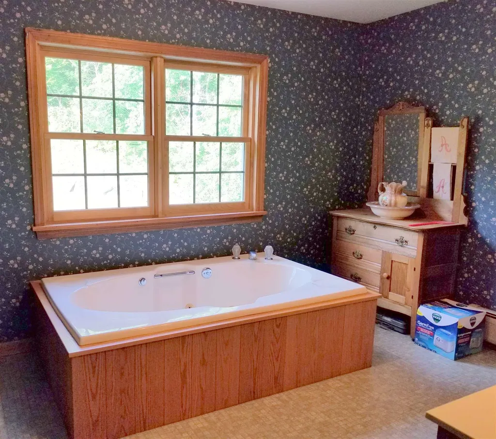 66 Hanson Road Tunbridge VT 05077