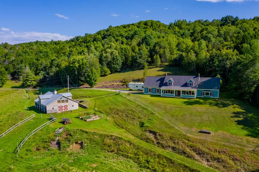 66 Hanson Road Tunbridge VT 05077