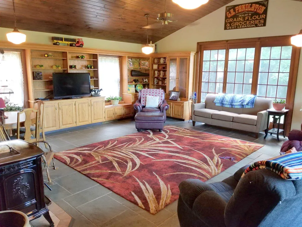 66 Hanson Road Tunbridge VT 05077