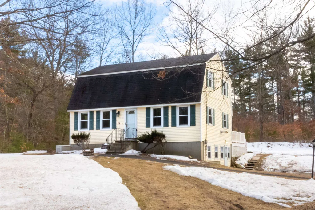 14 Maplewood Drive Londonderry NH 03053