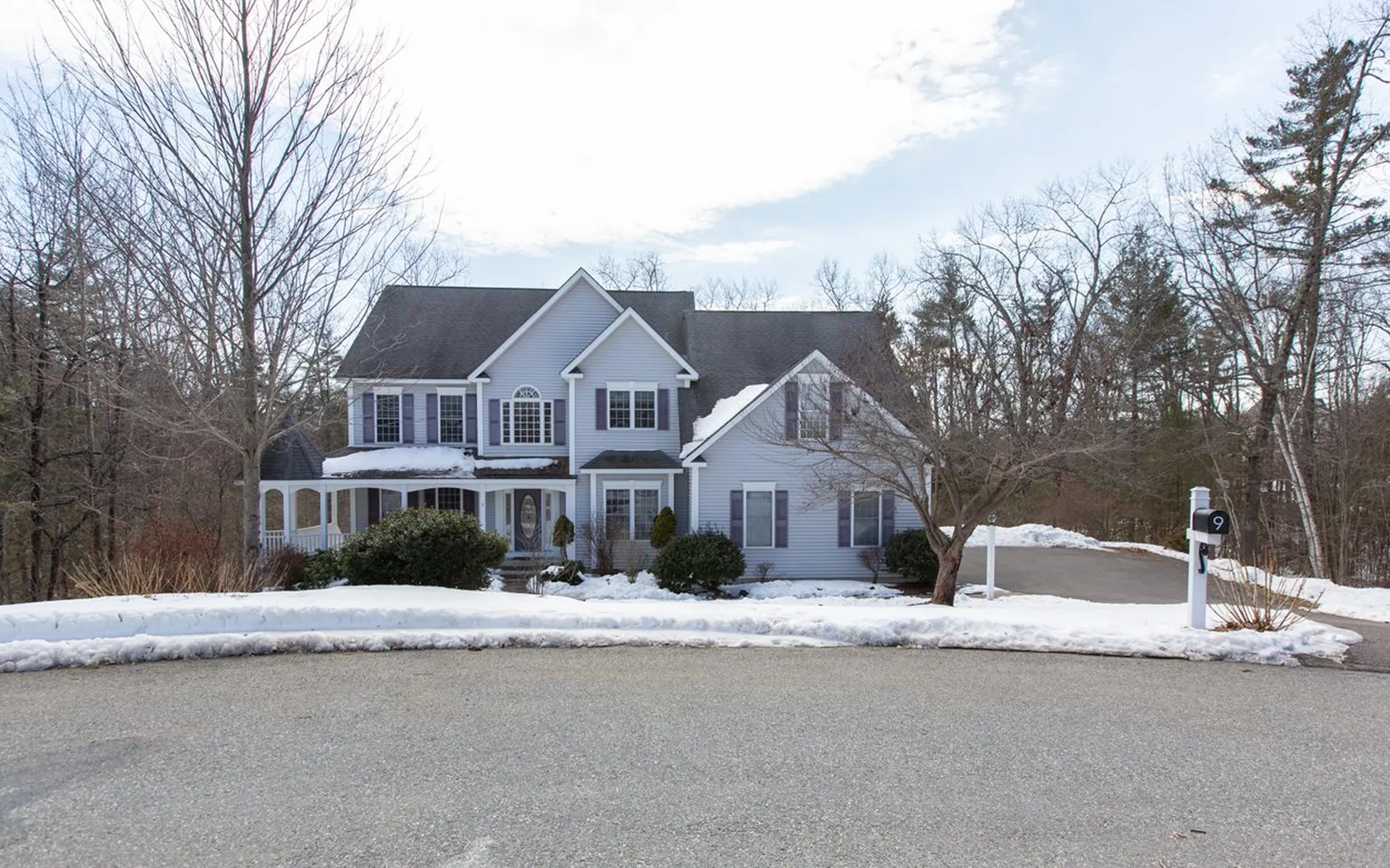9 Aqua Way Salem NH 03079