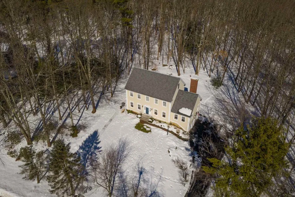 11 Bassett Lane Newfields NH 03856