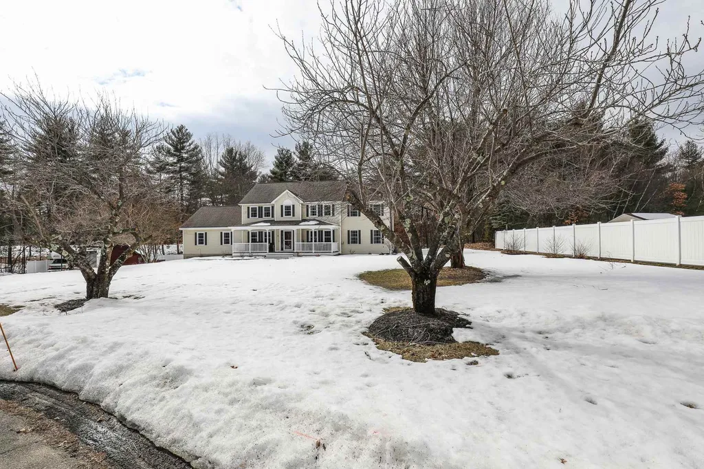 3 Bayberry Lane Litchfield NH 03052