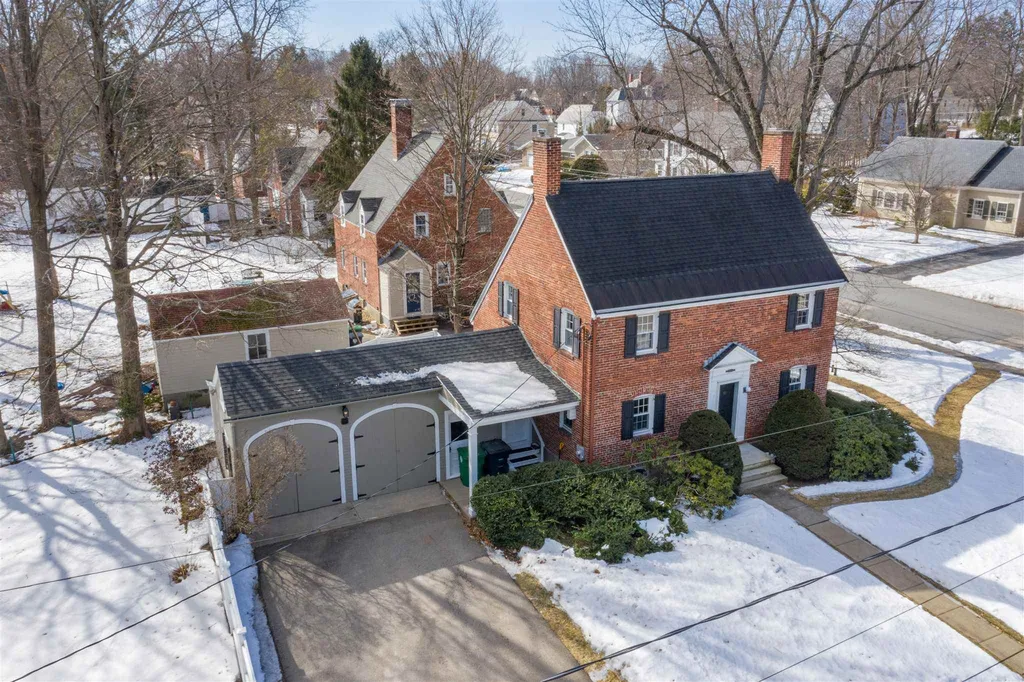 35 Chester Street Nashua NH 03064