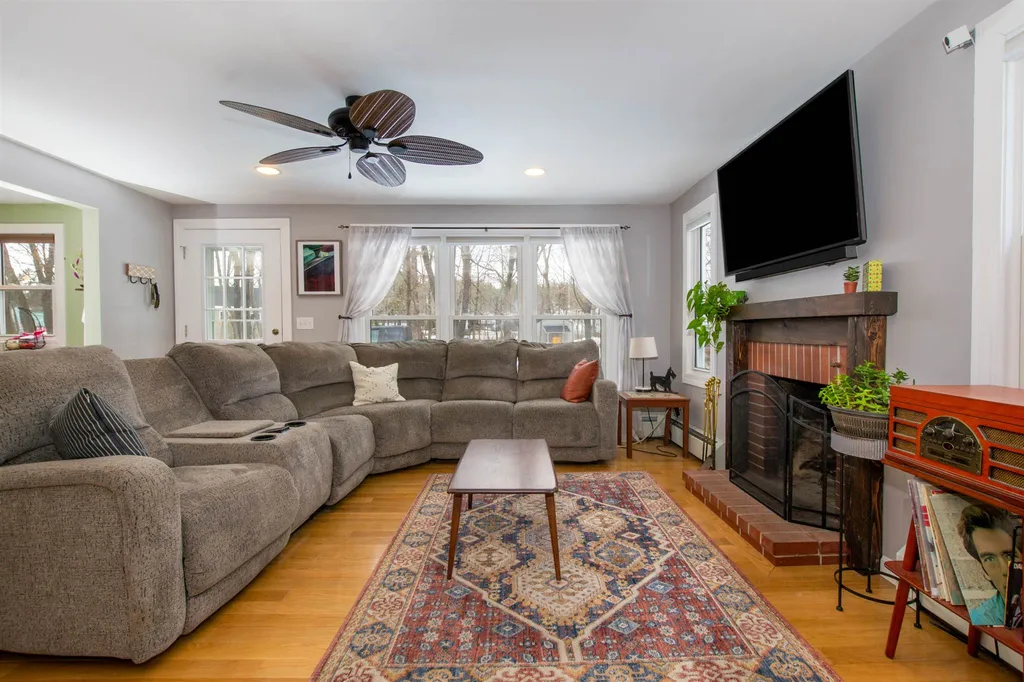 6 Joyce Street Somersworth NH 03878