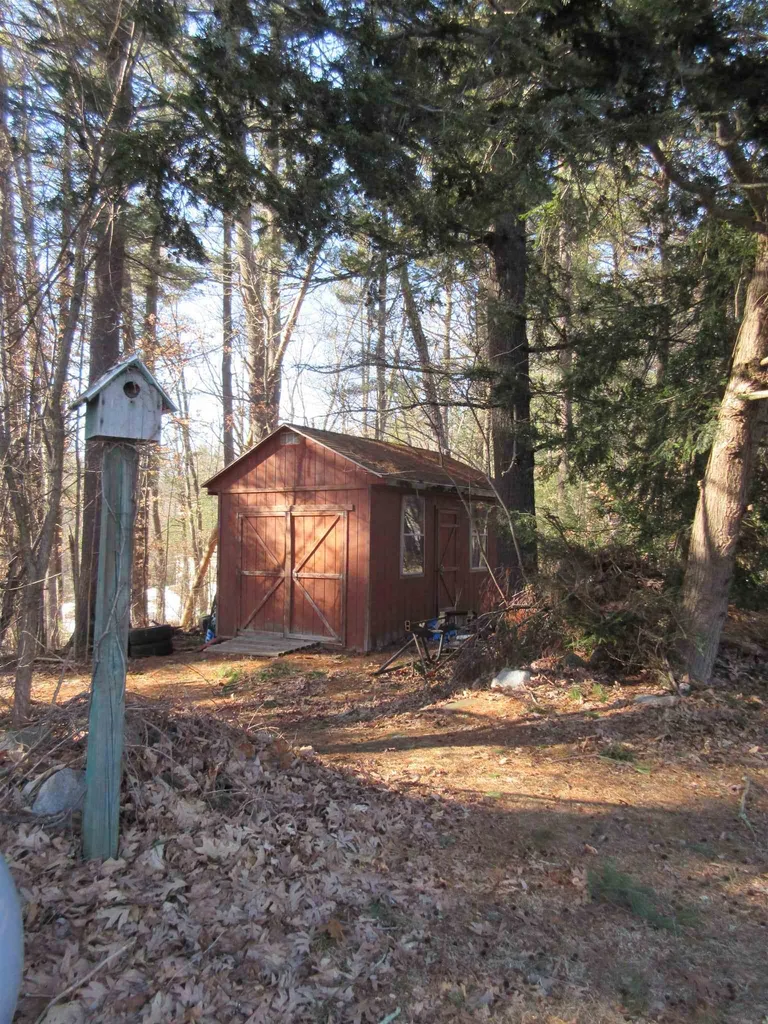 64 Gowing Road Hudson NH 03051