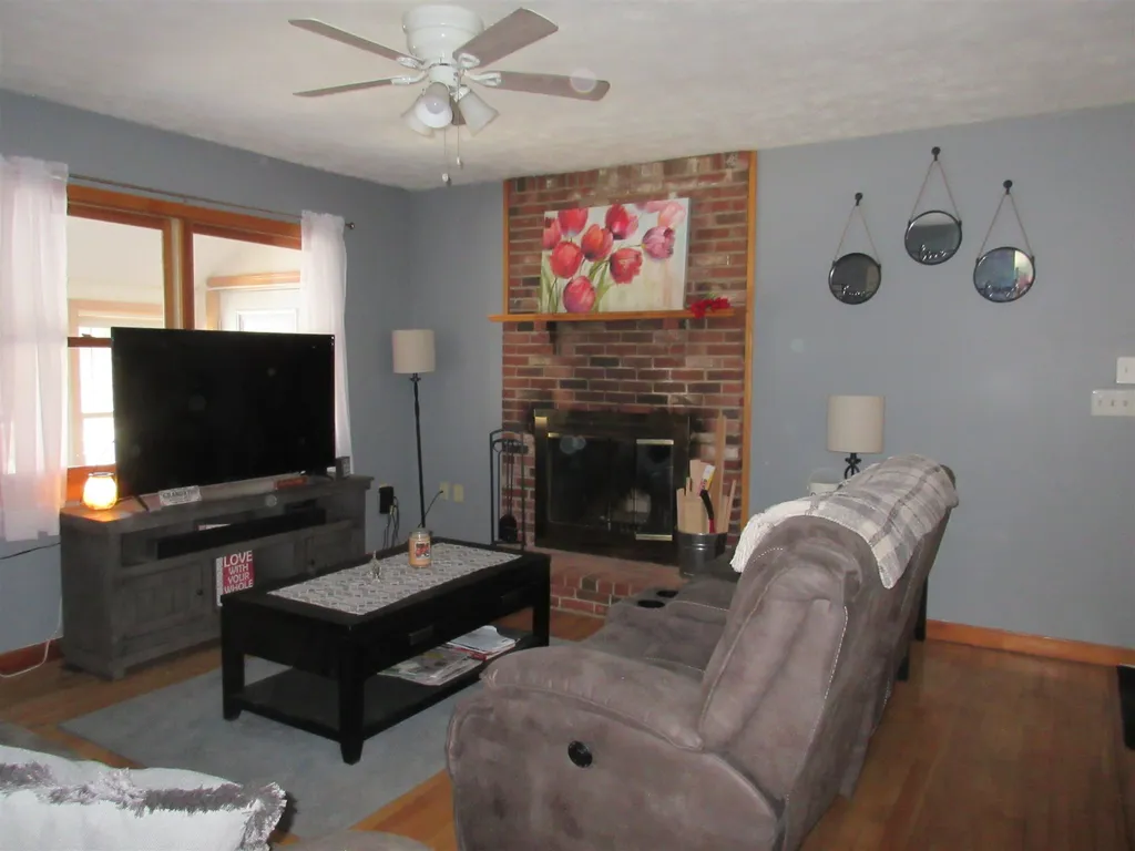 64 Gowing Road Hudson NH 03051
