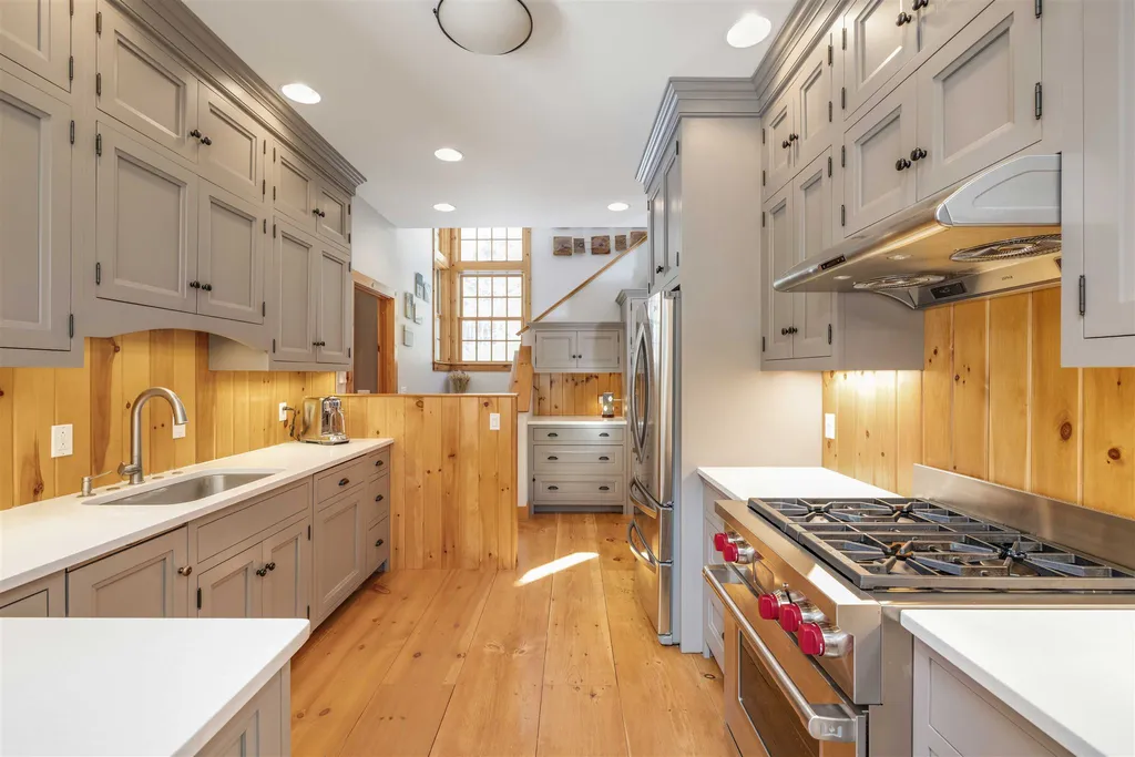 230 Alden Partridge Road Hartford VT 05059