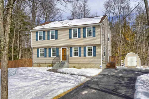 12 Doris Drive Hooksett NH 03106