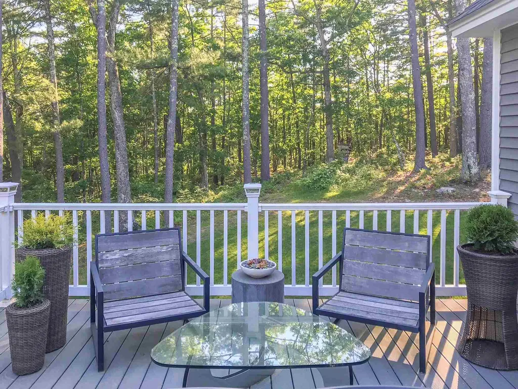 9 Bixby Farm Lane Bedford NH 03110