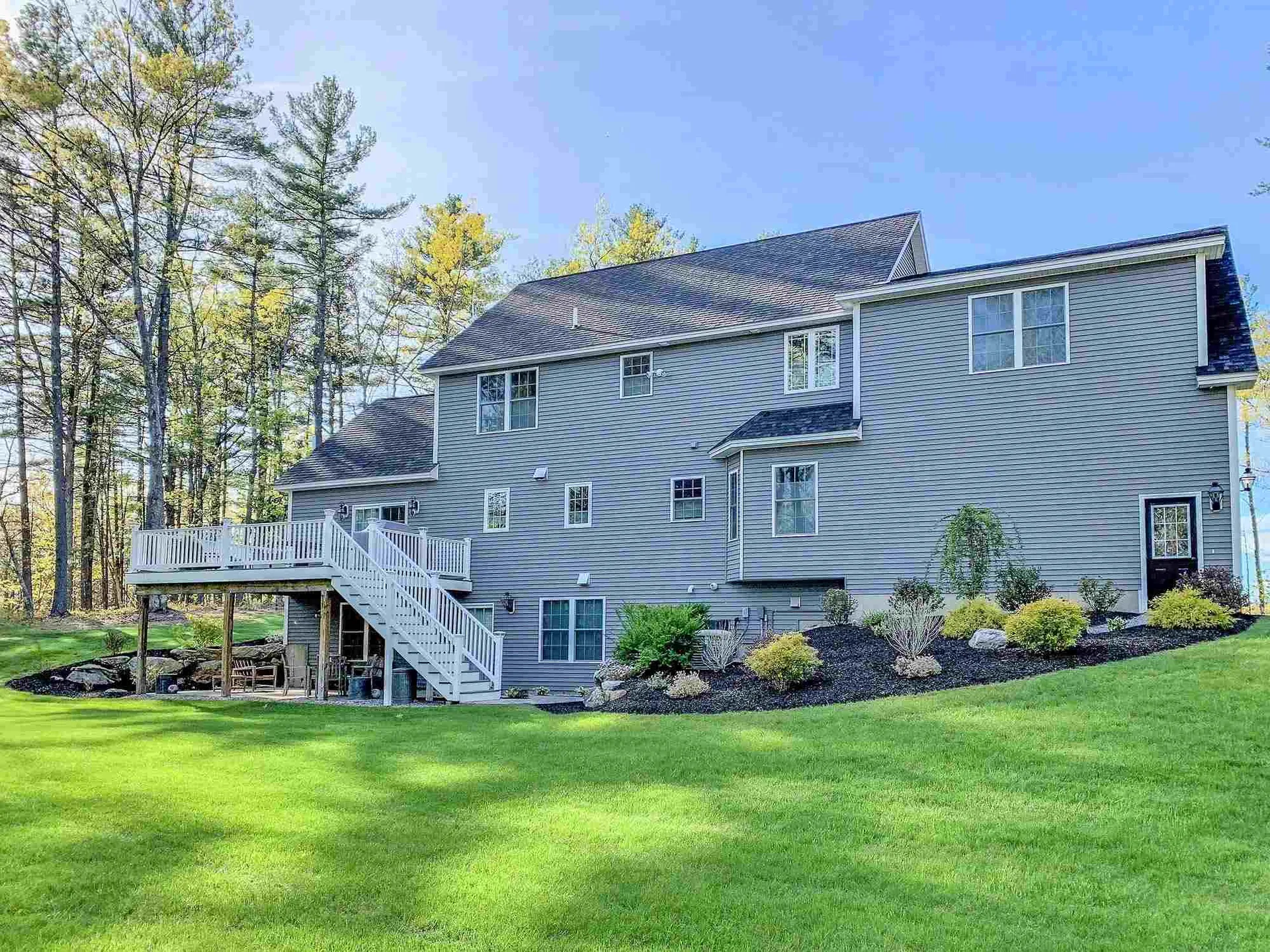 9 Bixby Farm Lane Bedford NH 03110