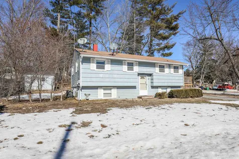17 Valhalla Drive Nashua NH 03062