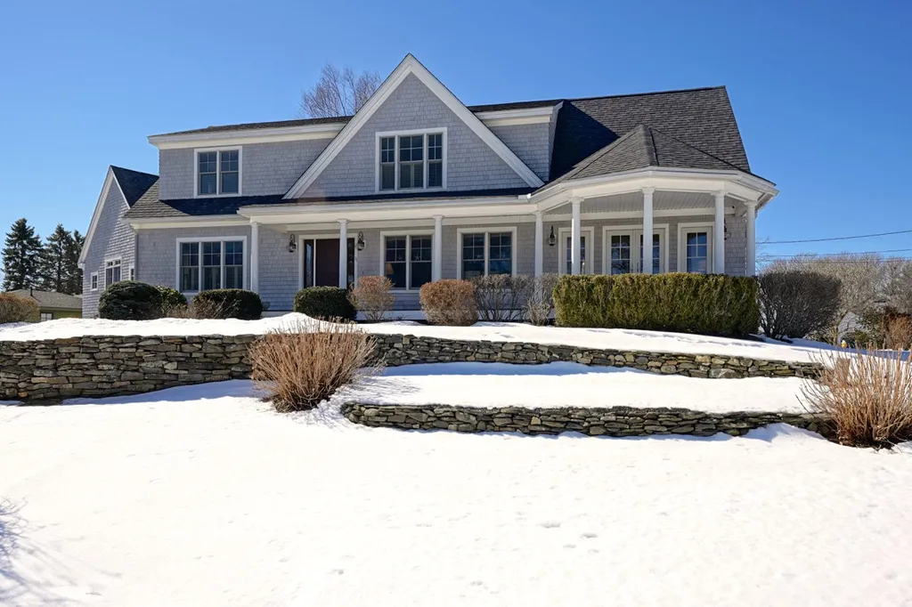 31 Pleasant Point Drive Portsmouth NH 03801