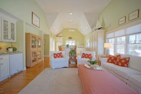 31 Pleasant Point Drive Portsmouth NH 03801