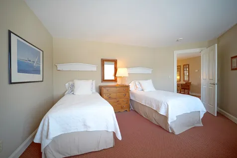 31 Pleasant Point Drive Portsmouth NH 03801