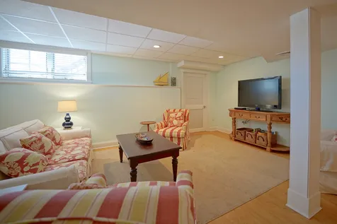 31 Pleasant Point Drive Portsmouth NH 03801