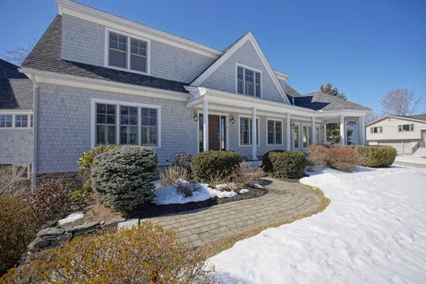 31 Pleasant Point Drive Portsmouth NH 03801