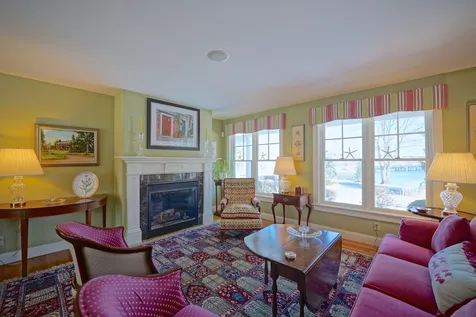 31 Pleasant Point Drive Portsmouth NH 03801
