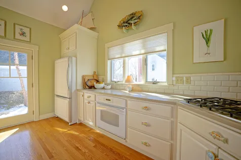 31 Pleasant Point Drive Portsmouth NH 03801