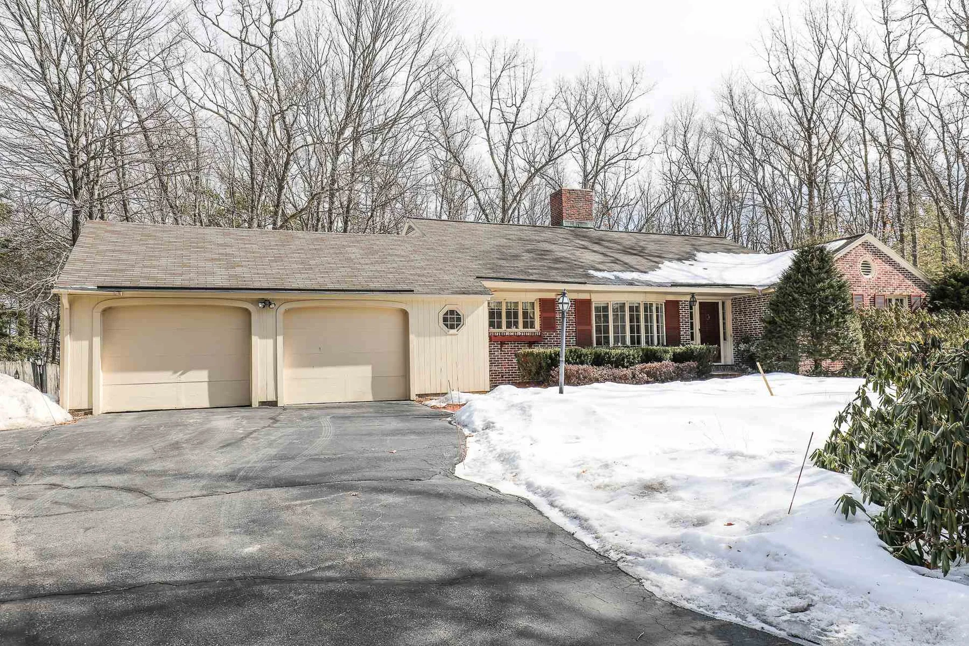 19 Oak Drive Bedford NH 03110