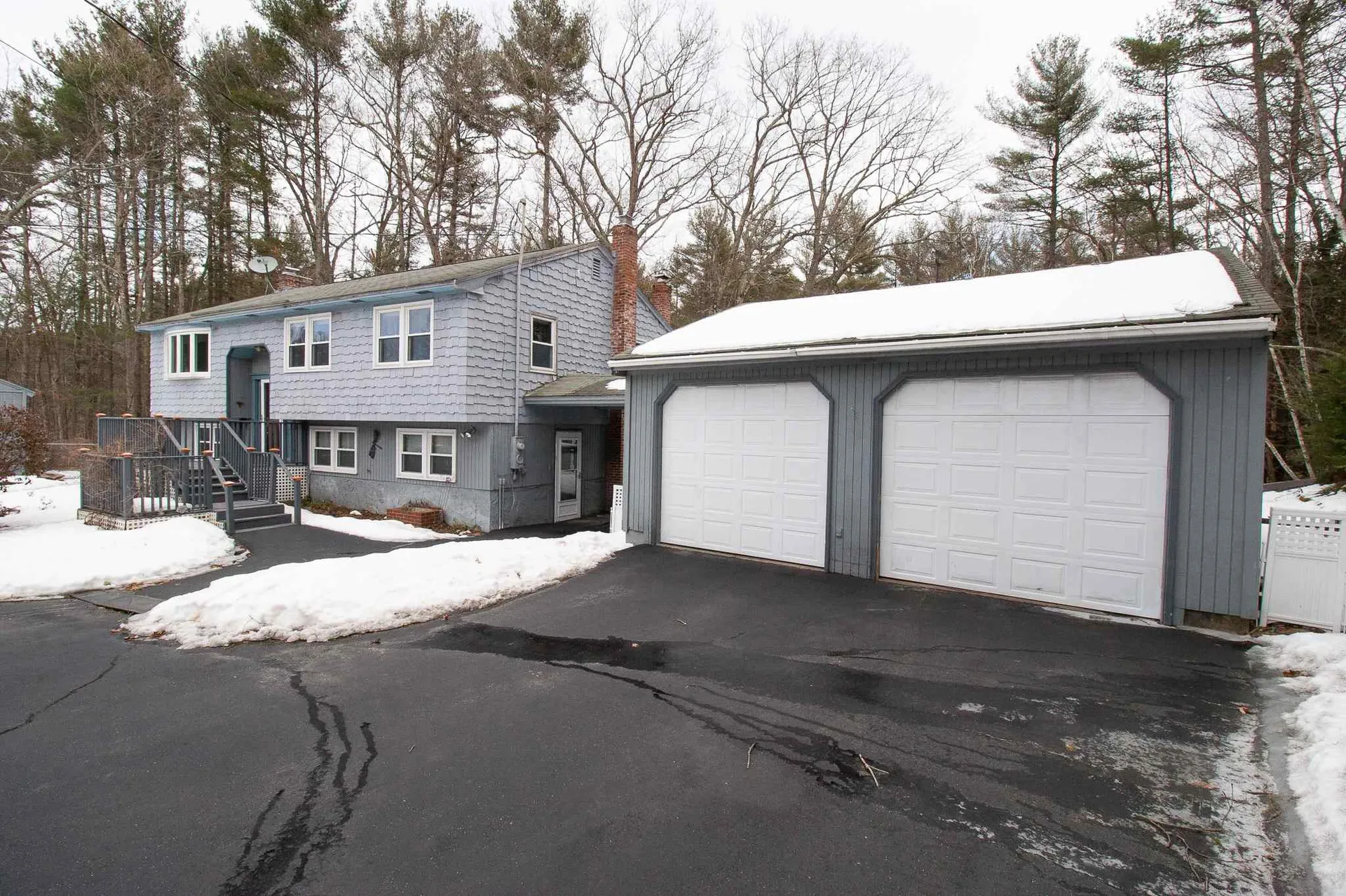 16 Pleasant Drive Londonderry NH 03053