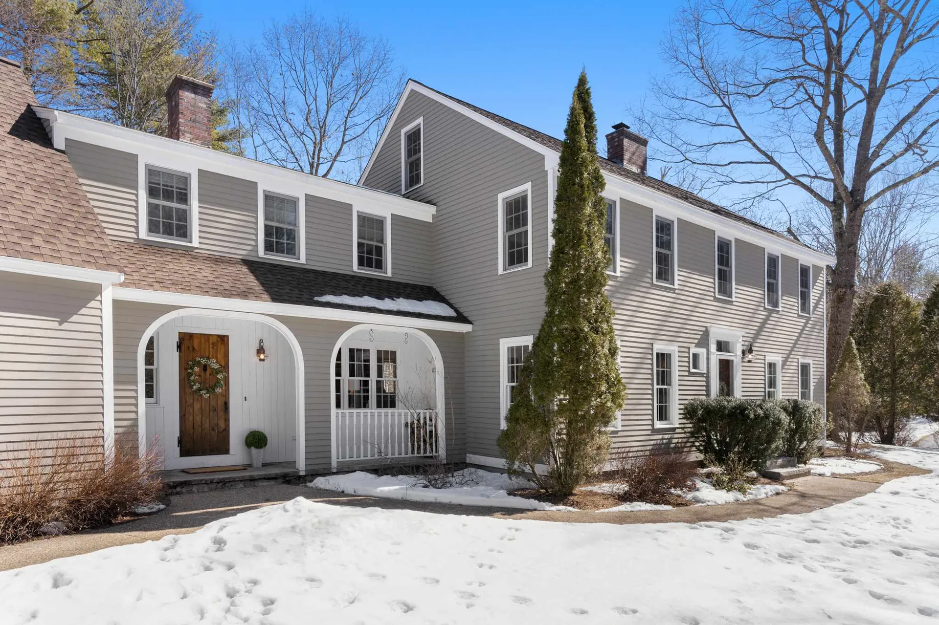14 Dartmouth Circle Bedford NH 03110-4843