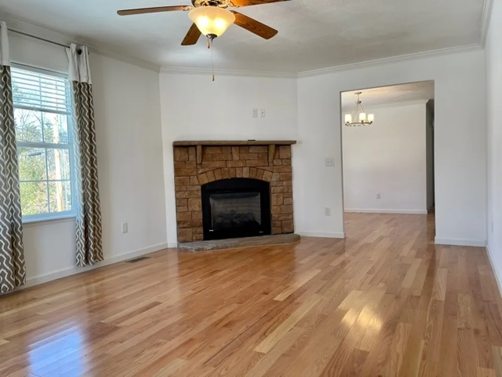 73 Tarah Way Fremont NH 03044