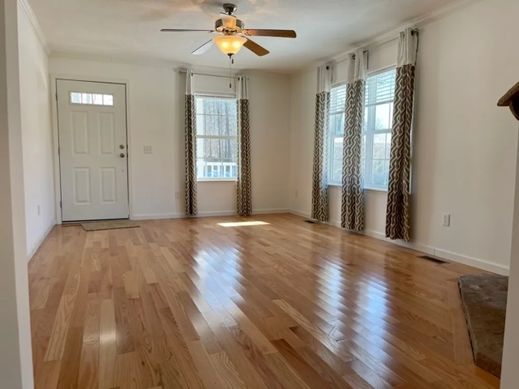 73 Tarah Way Fremont NH 03044